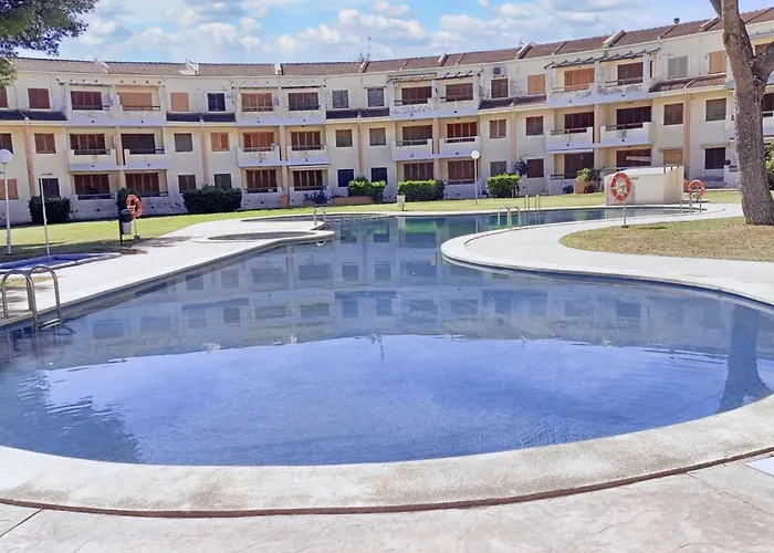 Comfortable In With Shared Pool شقة