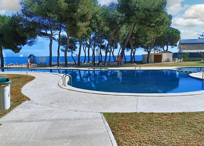 Comfortable In With Shared Pool شقة ألكانار