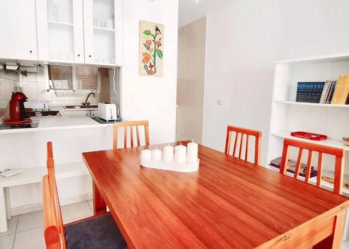 Comfortable In With Shared Pool